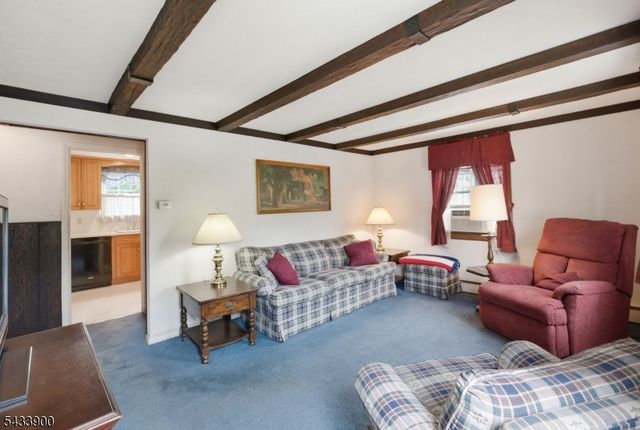 9 Winding Way, Pequannock Twp., NJ 07444