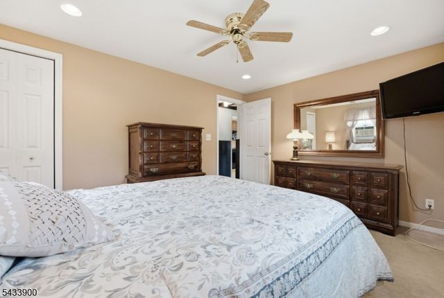 9 Winding Way, Pequannock Twp., NJ 07444