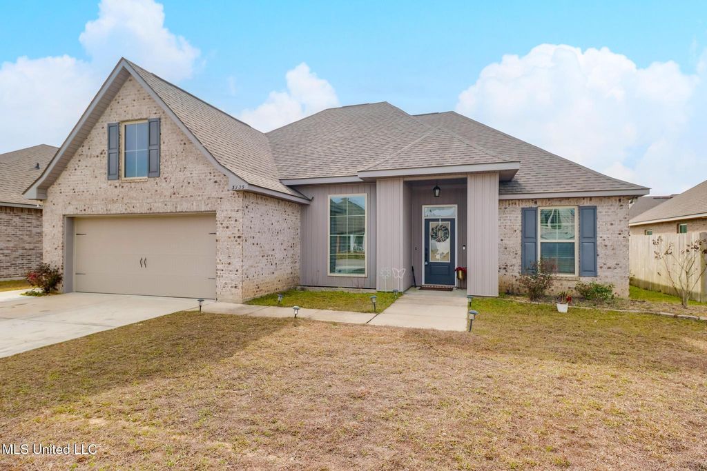 3725 Victor Lane, D'iberville, MS 39540