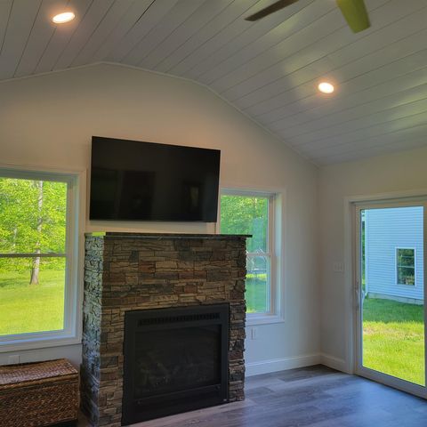15 Town Farm Road, Chester, NH 03036