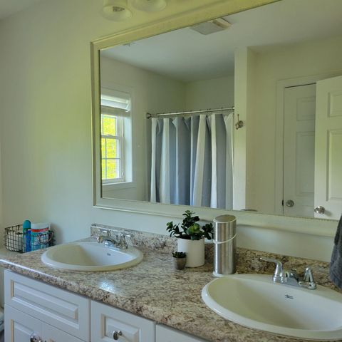 15 Town Farm Road, Chester, NH 03036