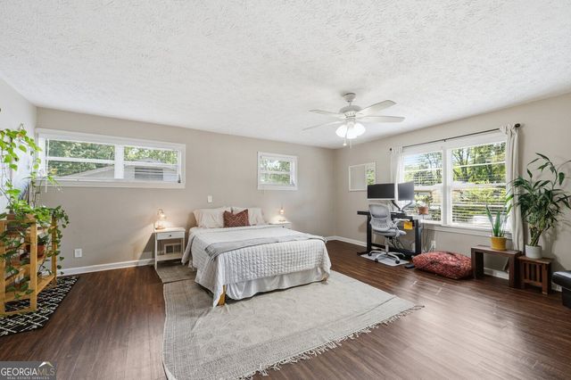 1035 Dell Avenue SE, Smyrna, GA 30080