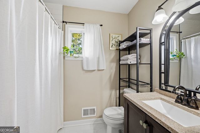 1035 Dell Avenue SE, Smyrna, GA 30080