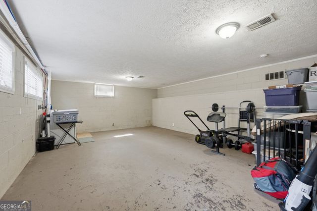 1035 Dell Avenue SE, Smyrna, GA 30080