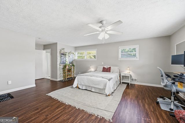 1035 Dell Avenue SE, Smyrna, GA 30080