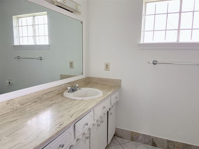 8902 Sharpview Drive, Houston, TX 77036