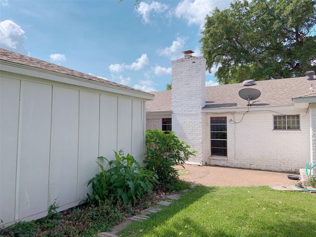 8902 Sharpview Drive, Houston, TX 77036