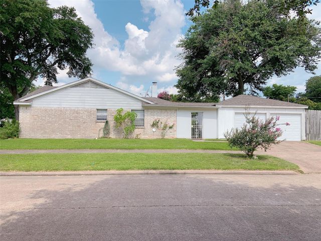 8902 Sharpview Drive, Houston, TX 77036