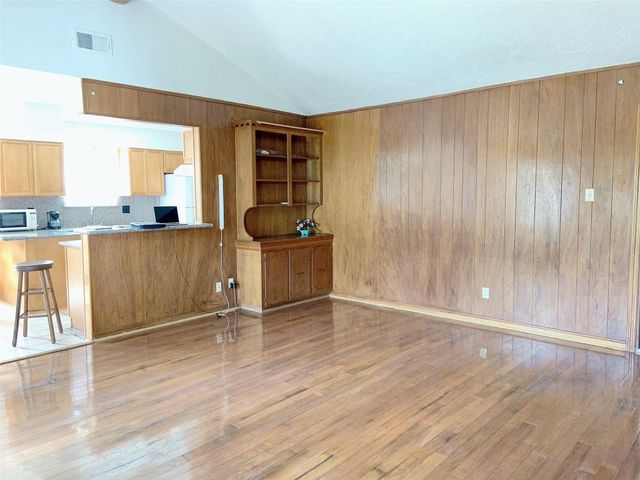 8902 Sharpview Drive, Houston, TX 77036