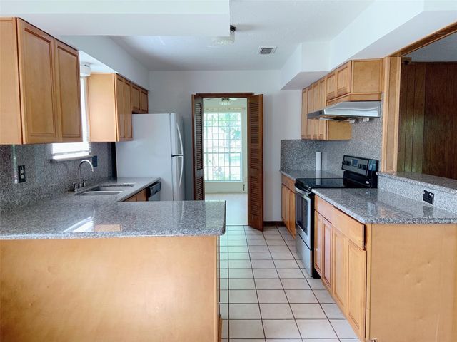 8902 Sharpview Drive, Houston, TX 77036