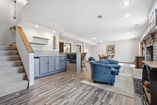 19331 Baldwin Street NW, Elk River, MN 55330