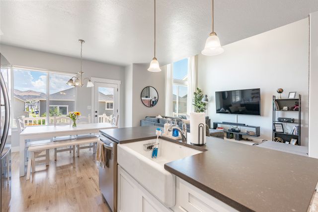 1721 W NEWCASTLE LN, Saratoga Springs, UT 84045