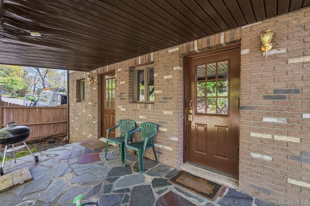 194 Jersey Avenue E, Greenwood Lake, NY 10925