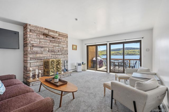 194 Jersey Avenue E, Greenwood Lake, NY 10925