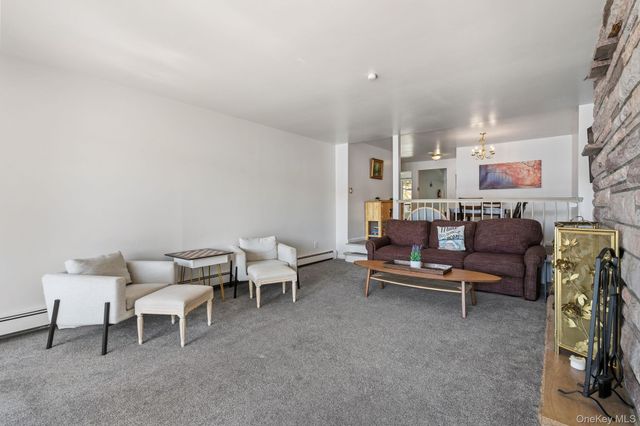 194 Jersey Avenue E, Greenwood Lake, NY 10925