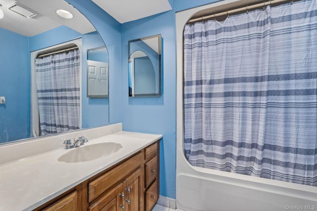 194 Jersey Avenue E, Greenwood Lake, NY 10925