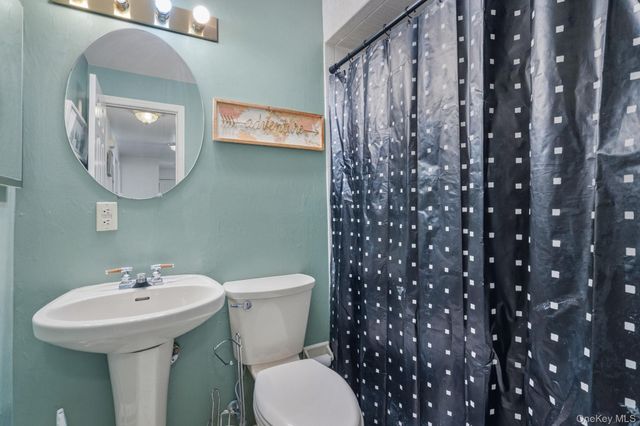 194 Jersey Avenue E, Greenwood Lake, NY 10925