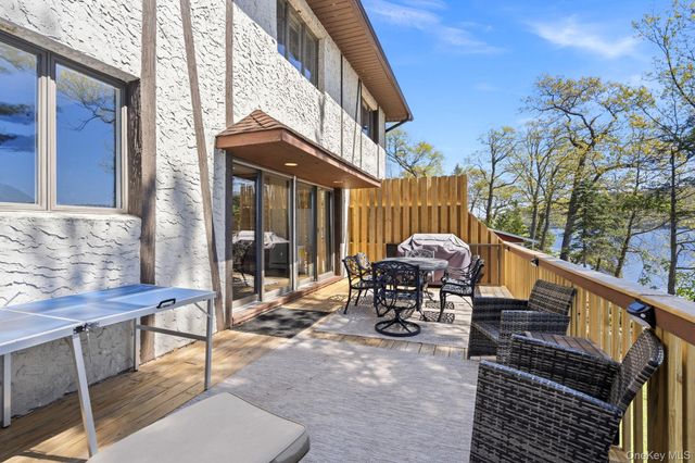 194 Jersey Avenue E, Greenwood Lake, NY 10925