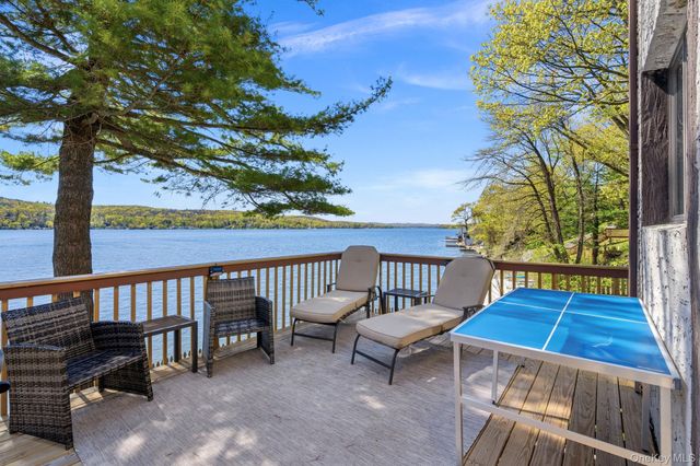 194 Jersey Avenue E, Greenwood Lake, NY 10925