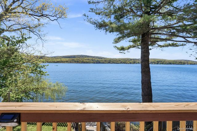 194 Jersey Avenue E, Greenwood Lake, NY 10925