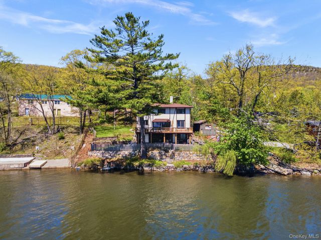 194 Jersey Avenue E, Greenwood Lake, NY 10925