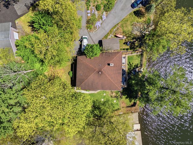 194 Jersey Avenue E, Greenwood Lake, NY 10925