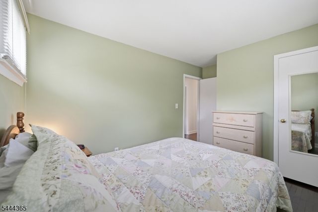 9 Brearly Cres, Mount Olive Twp., NJ 07836