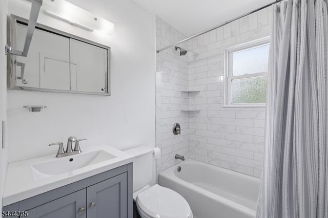 9 Brearly Cres, Mount Olive Twp., NJ 07836