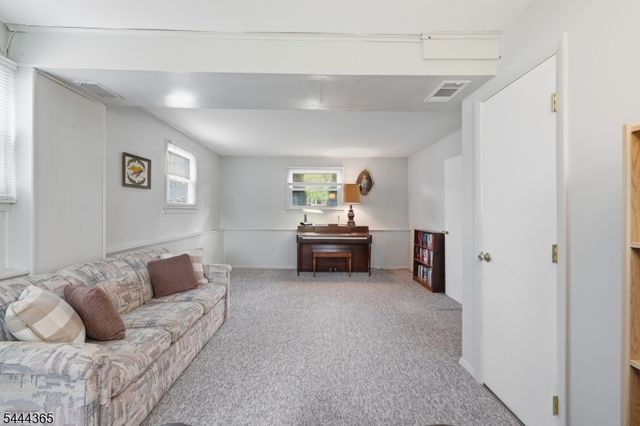 9 Brearly Cres, Mount Olive Twp., NJ 07836