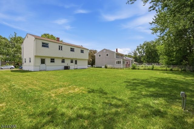 9 Brearly Cres, Mount Olive Twp., NJ 07836