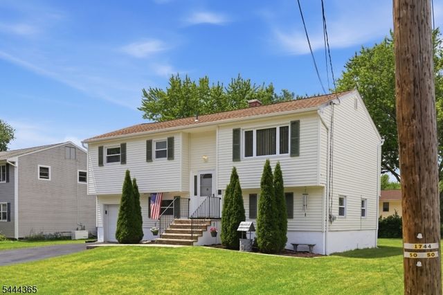 9 Brearly Cres, Mount Olive Twp., NJ 07836