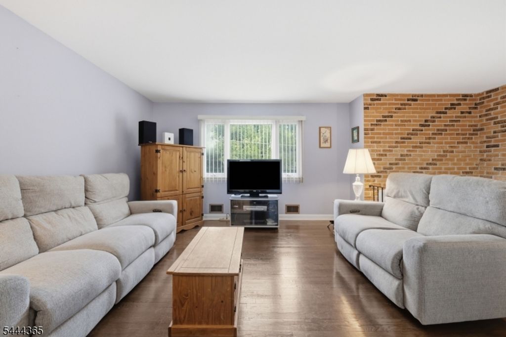 9 Brearly Cres, Mount Olive Twp., NJ 07836 — photo 4