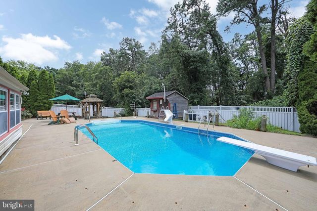 1209 CEDAR DR, Pine Hill, NJ 08021