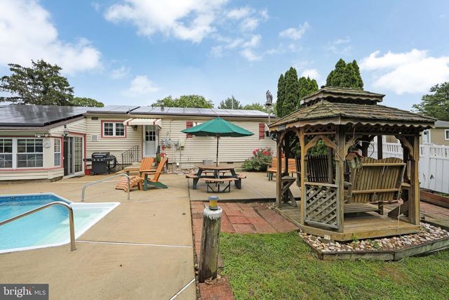 1209 CEDAR DR, Pine Hill, NJ 08021