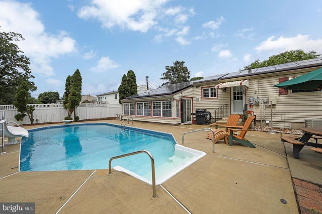 1209 CEDAR DR, Pine Hill, NJ 08021