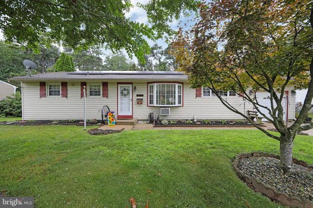 1209 CEDAR DR, Pine Hill, NJ 08021