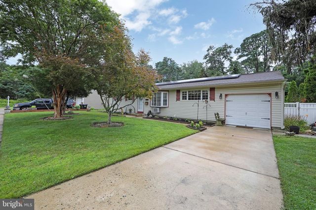 1209 CEDAR DR, Pine Hill, NJ 08021