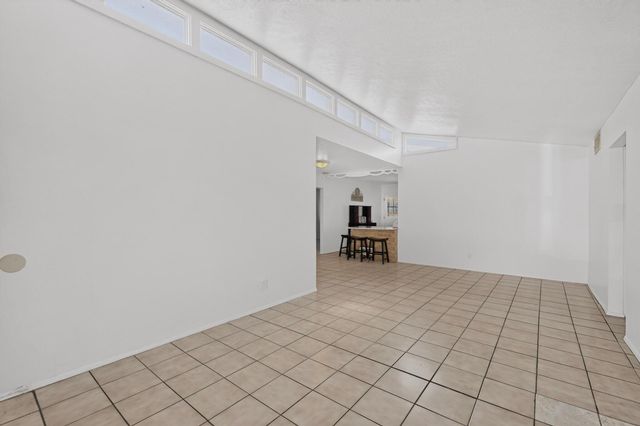 1009 Dakota Street NE, Albuquerque, NM 87110
