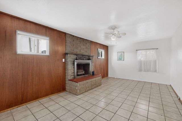 1009 Dakota Street NE, Albuquerque, NM 87110