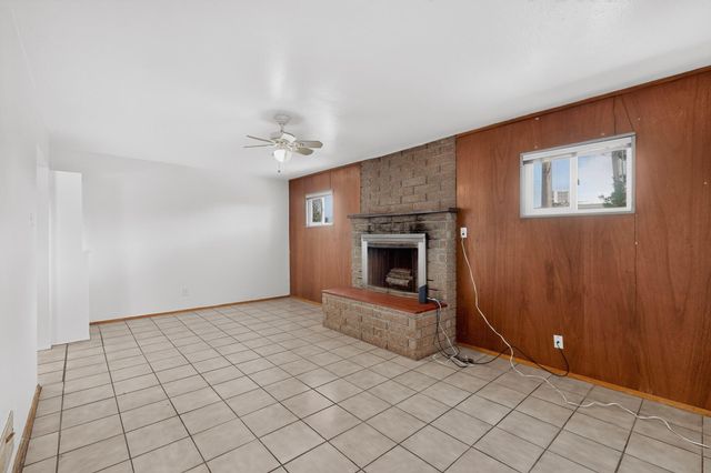 1009 Dakota Street NE, Albuquerque, NM 87110