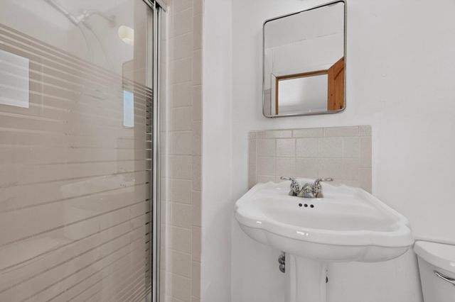 1009 Dakota Street NE, Albuquerque, NM 87110