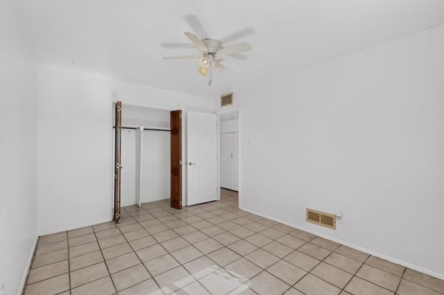 1009 Dakota Street NE, Albuquerque, NM 87110