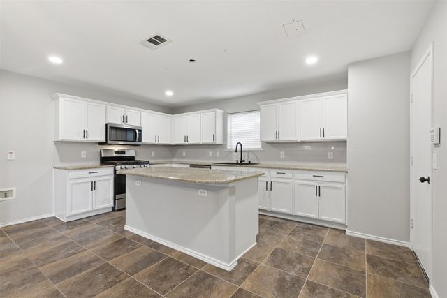 2104 Bent Tree Lane, Mesquite, TX 75181