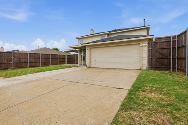 2104 Bent Tree Lane, Mesquite, TX 75181