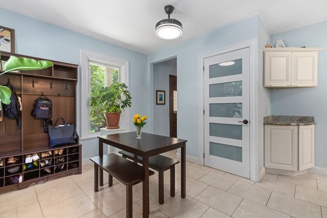 56 Mendon St, Blackstone, MA 01504