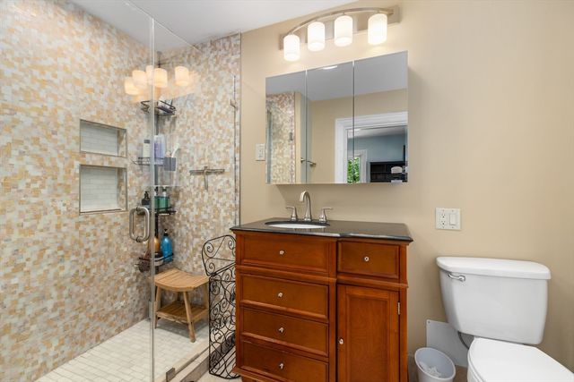 56 Mendon St, Blackstone, MA 01504