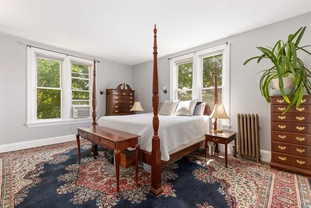 56 Mendon St, Blackstone, MA 01504
