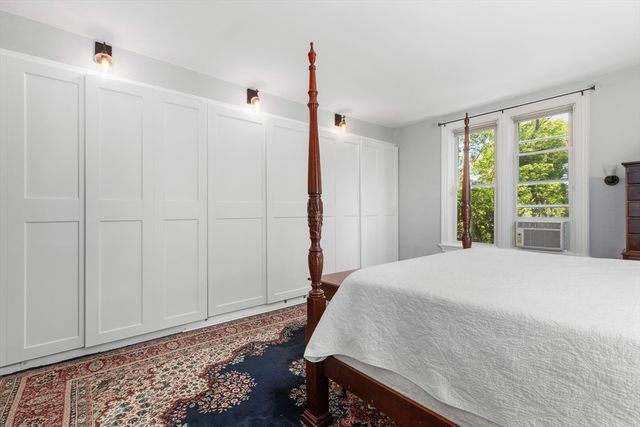 56 Mendon St, Blackstone, MA 01504