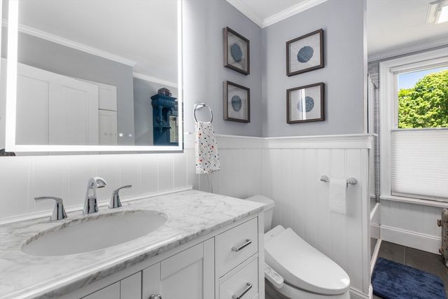56 Mendon St, Blackstone, MA 01504