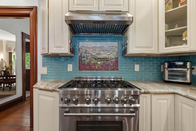 56 Mendon St, Blackstone, MA 01504